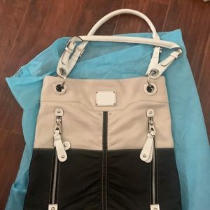 B Makowsky black and white leather bag